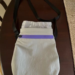 Lululemon Water Bottle Crossbody Bag 2.5 L